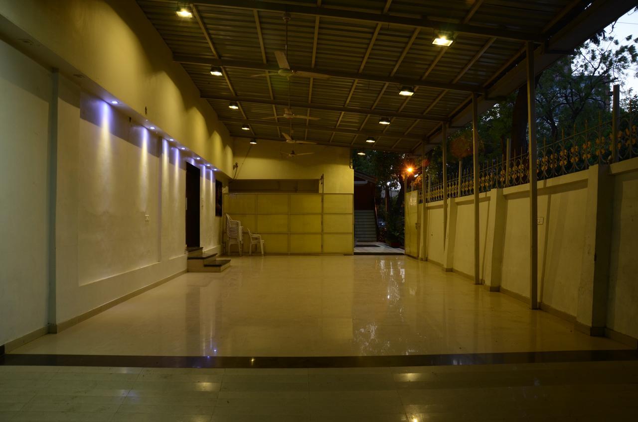 Prithvi Hotels Ahmedabad Exterior photo
