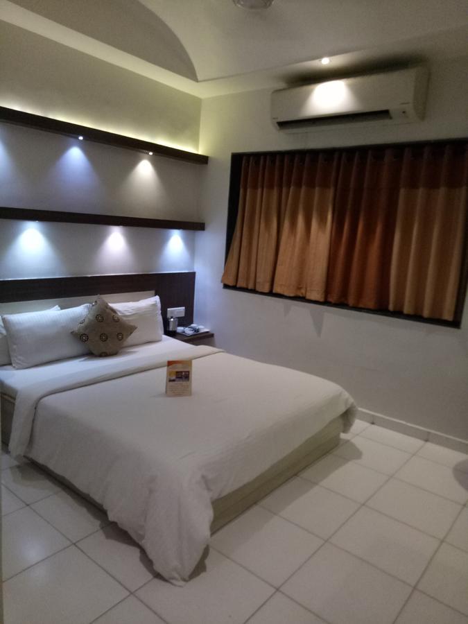 Prithvi Hotels Ahmedabad Exterior photo