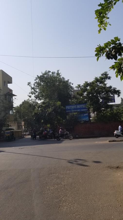 Prithvi Hotels Ahmedabad Exterior photo